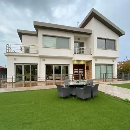 Villa The Seafront